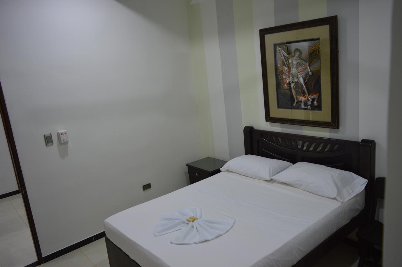 Caucasia Hotel La Rotonda מראה חיצוני תמונה