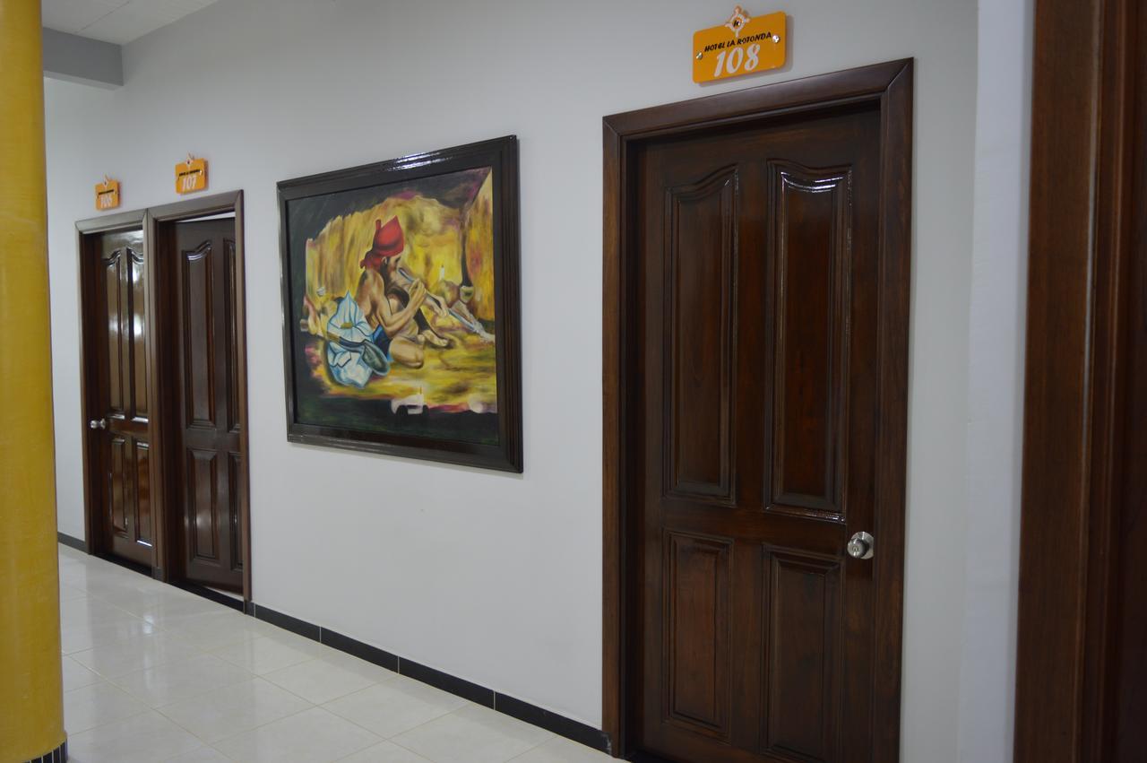 Caucasia Hotel La Rotonda מראה חיצוני תמונה